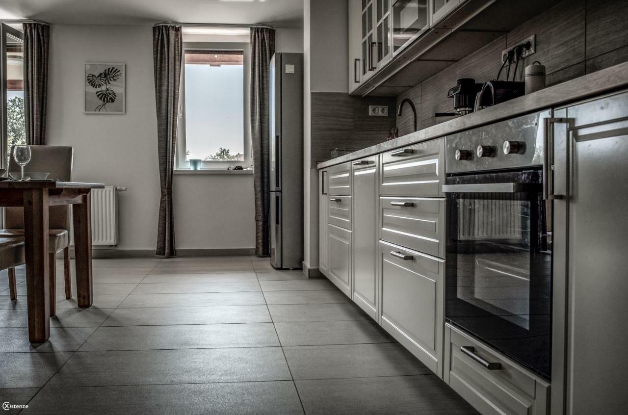 Aranymandula Apartmanok Balatonakali Exterior foto